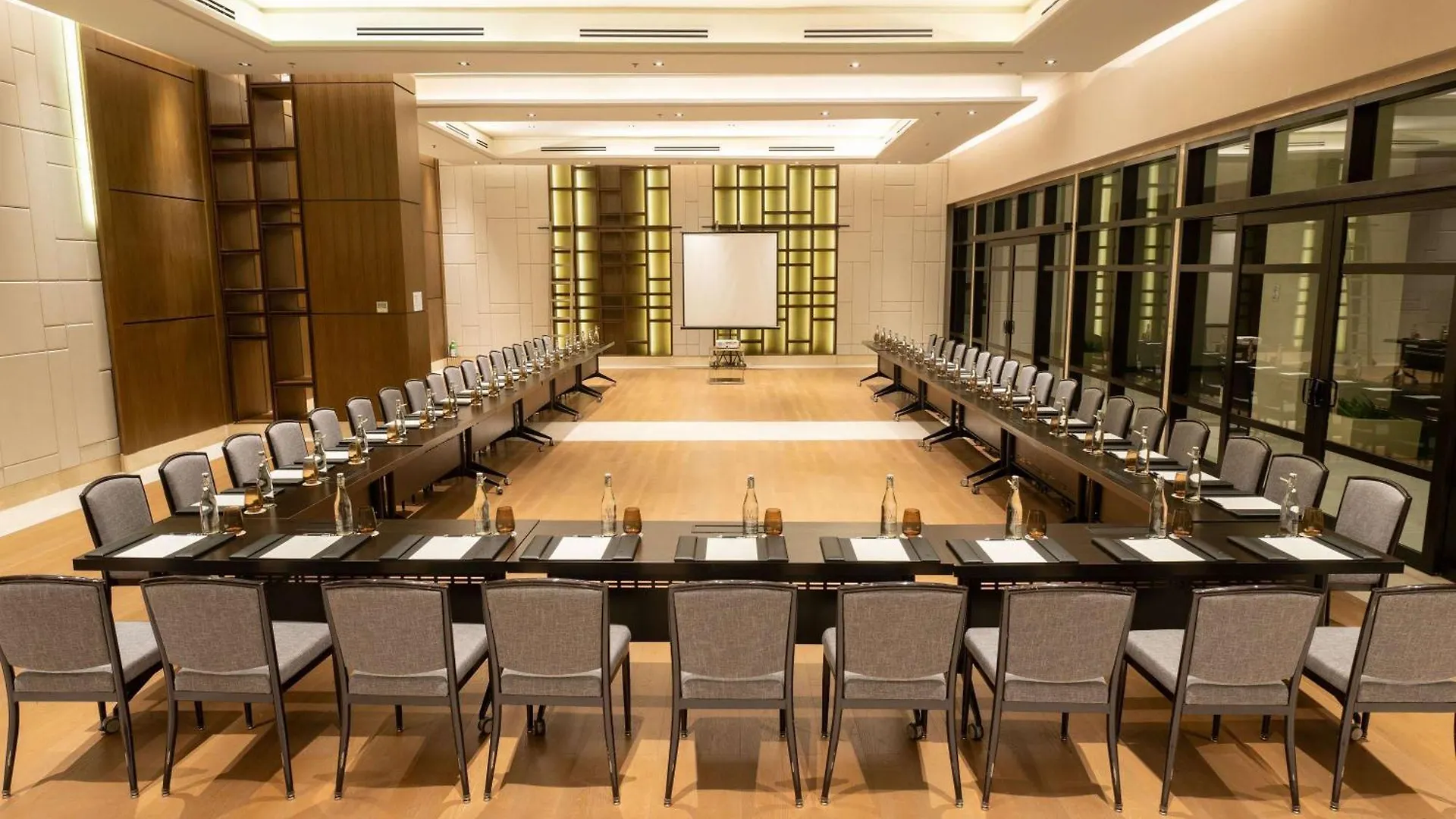 Admiral Hotel Manila - Mgallery